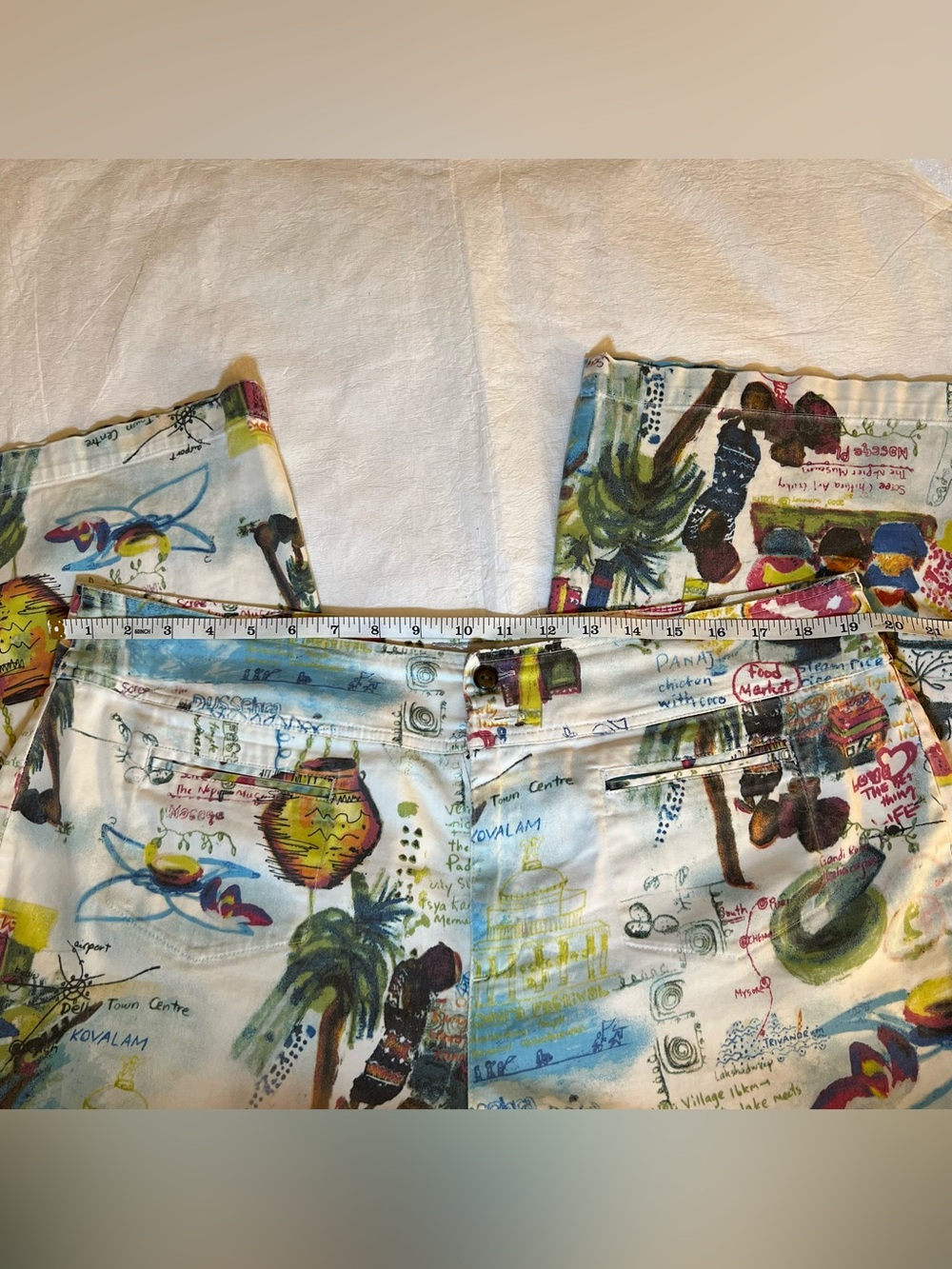 Chicos XL 3 Crop India Graphic Artsy Print Pants Travel Cruise Wearable Art - Picture 6 of 15